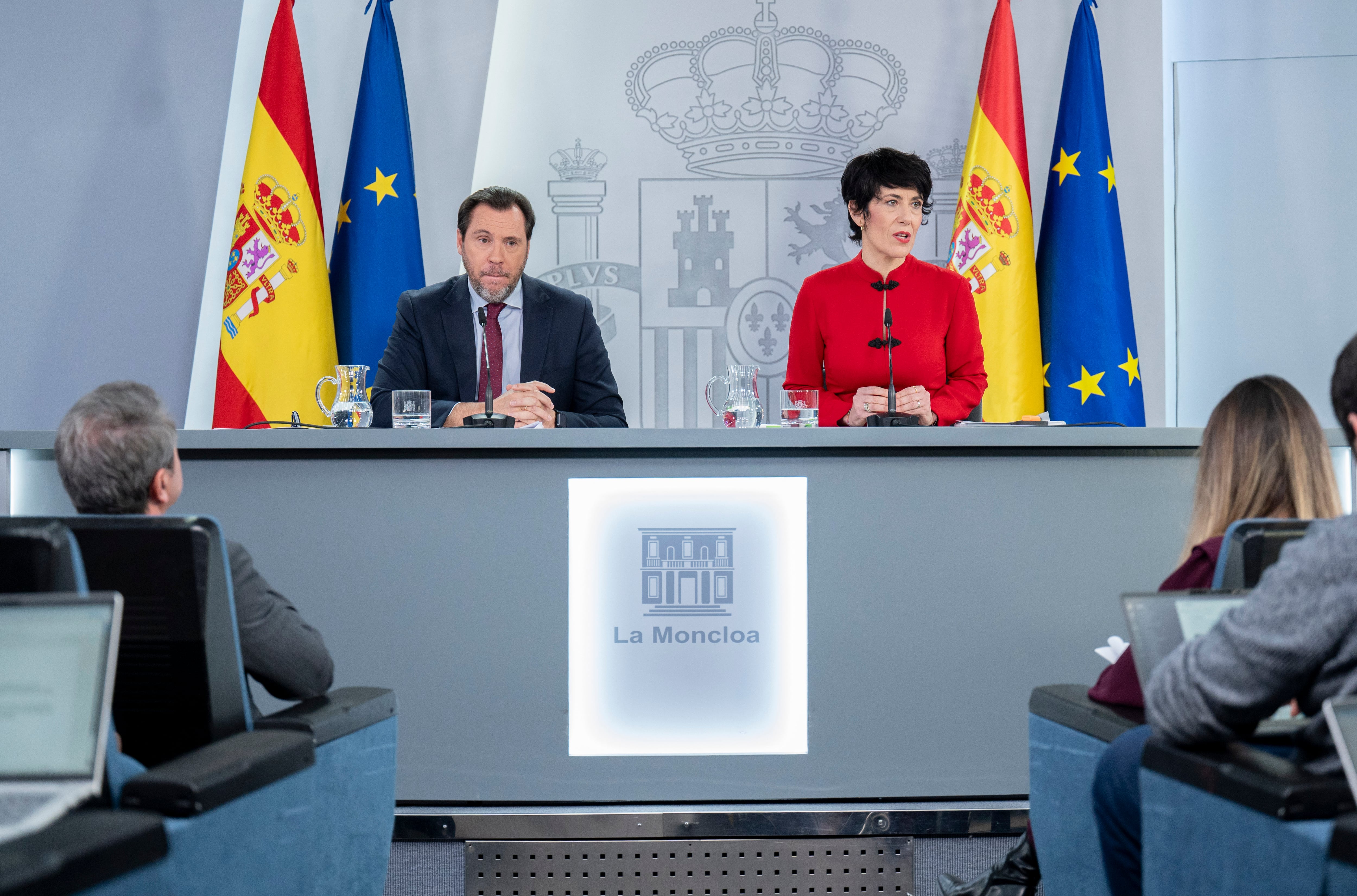 El Gobierno se reivindica tras la derrota en Extremadura como garante de los servicios públicos frente a la “involución”