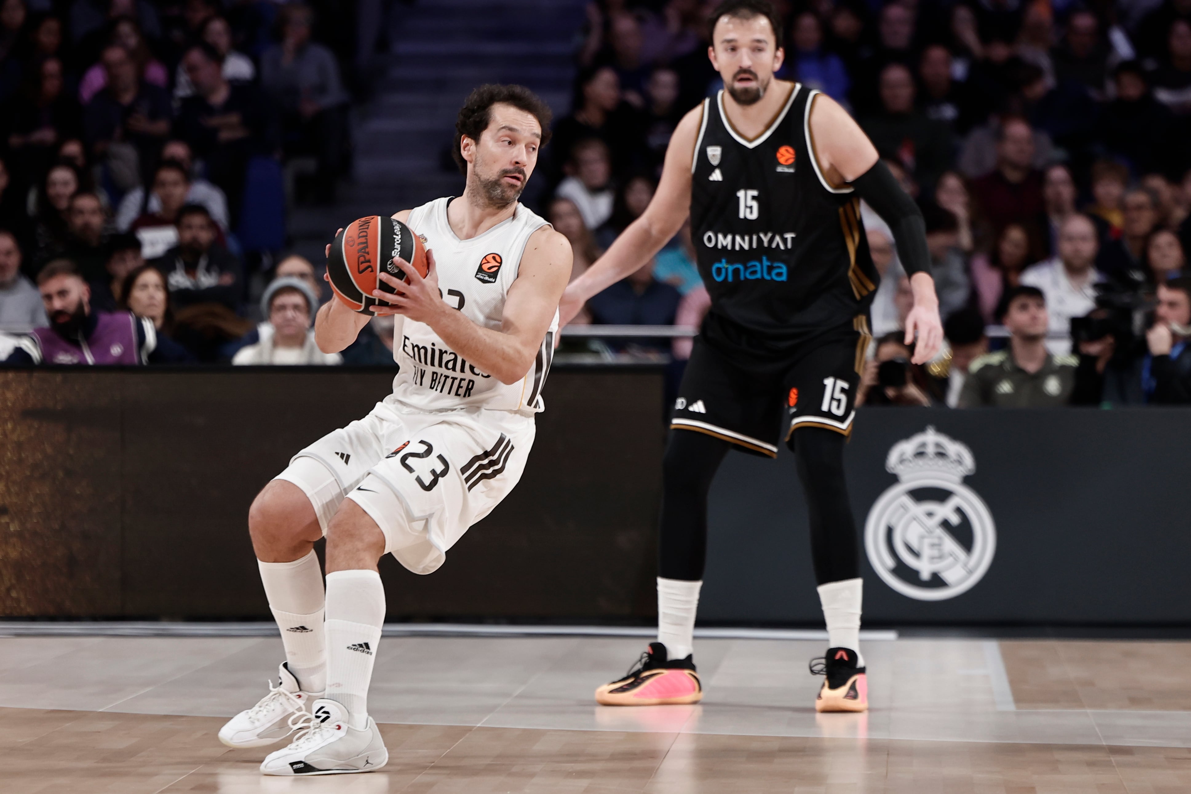El Madrid remonta 14 puntos para brindarle una victoria a Sergio Llull en su partido 1.200 con la camiseta blanca