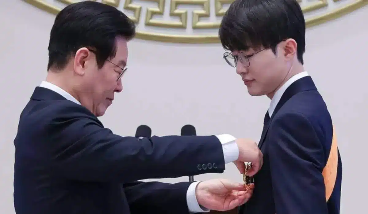 Lee «Faker» se ha convertido en el primer atleta de eSports en recibir la Medalla Chengnyong