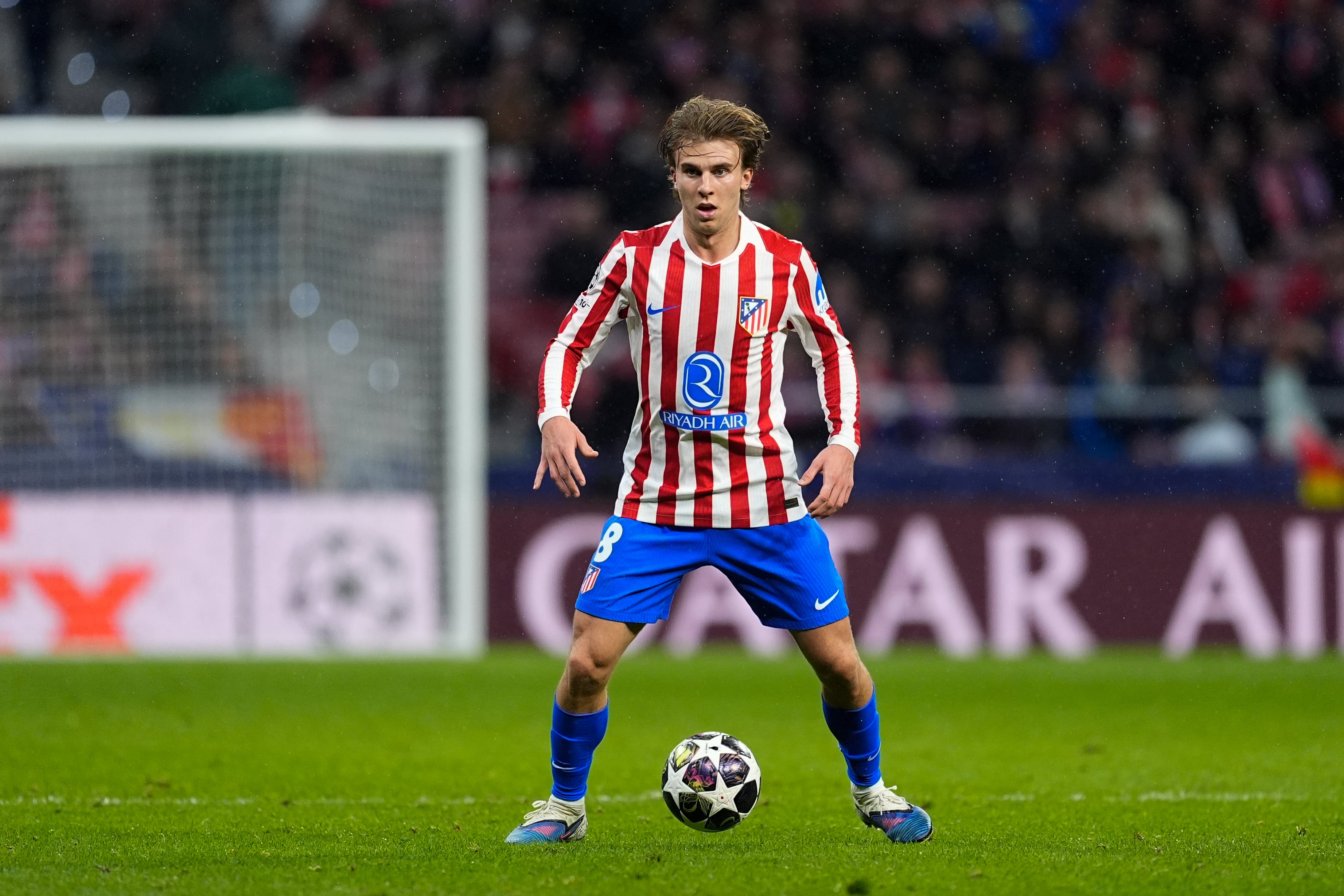 Alarma en el Atlético: Barrios se retira del entrenamiento por molestias musculares