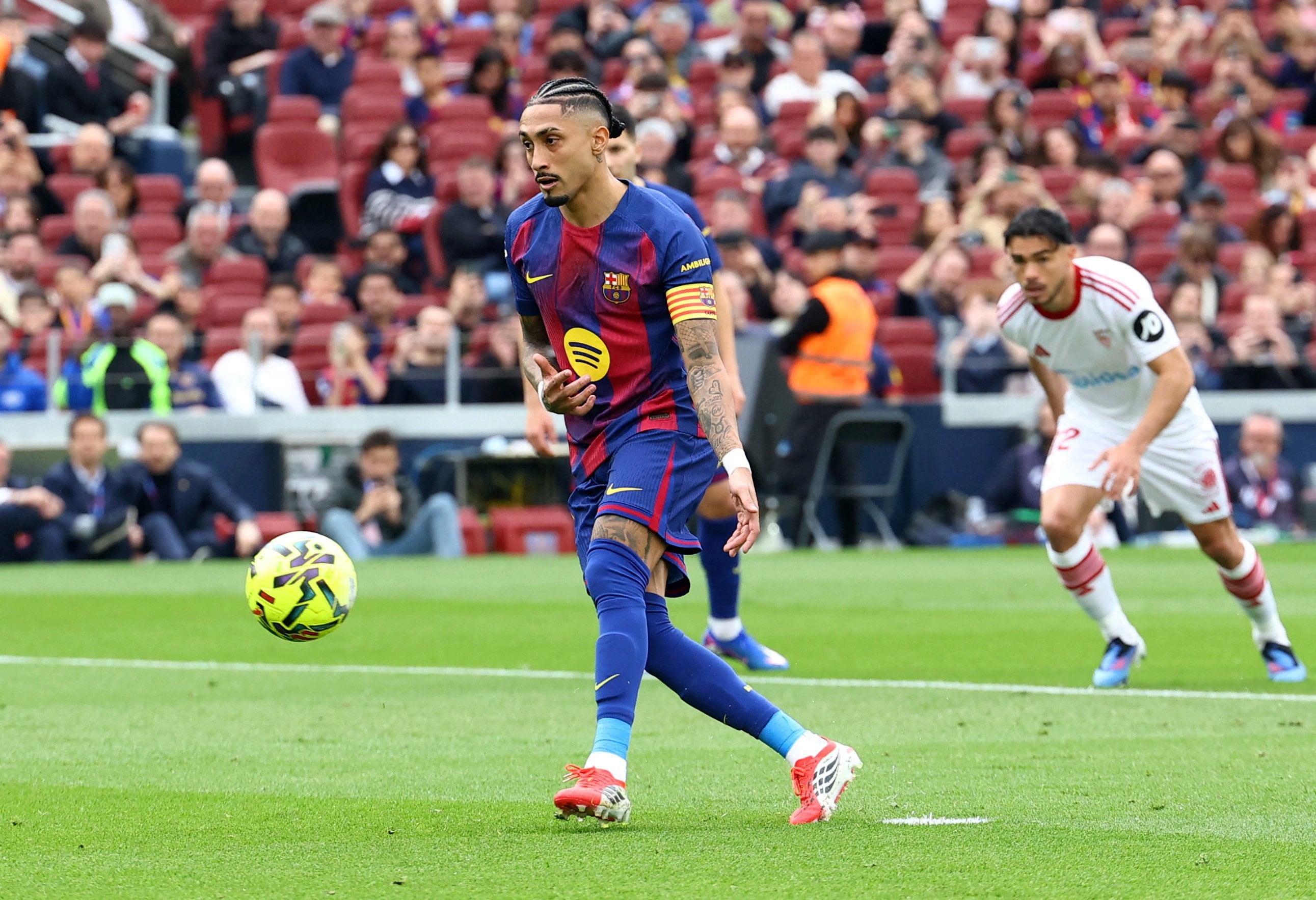 El Barcelona recupera al mejor Raphinha ante el Sevilla