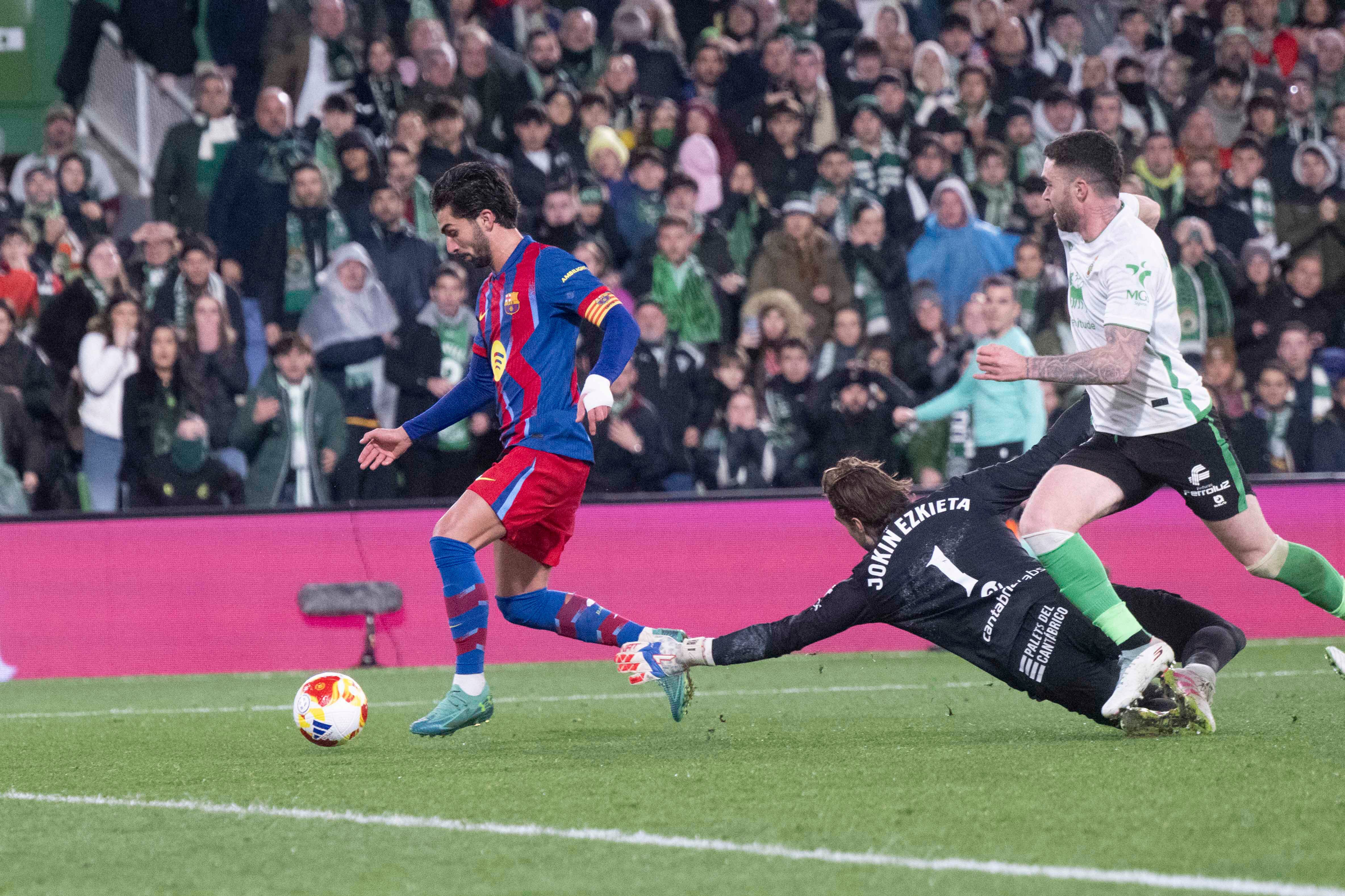 El Racing exige a un Barça serio 