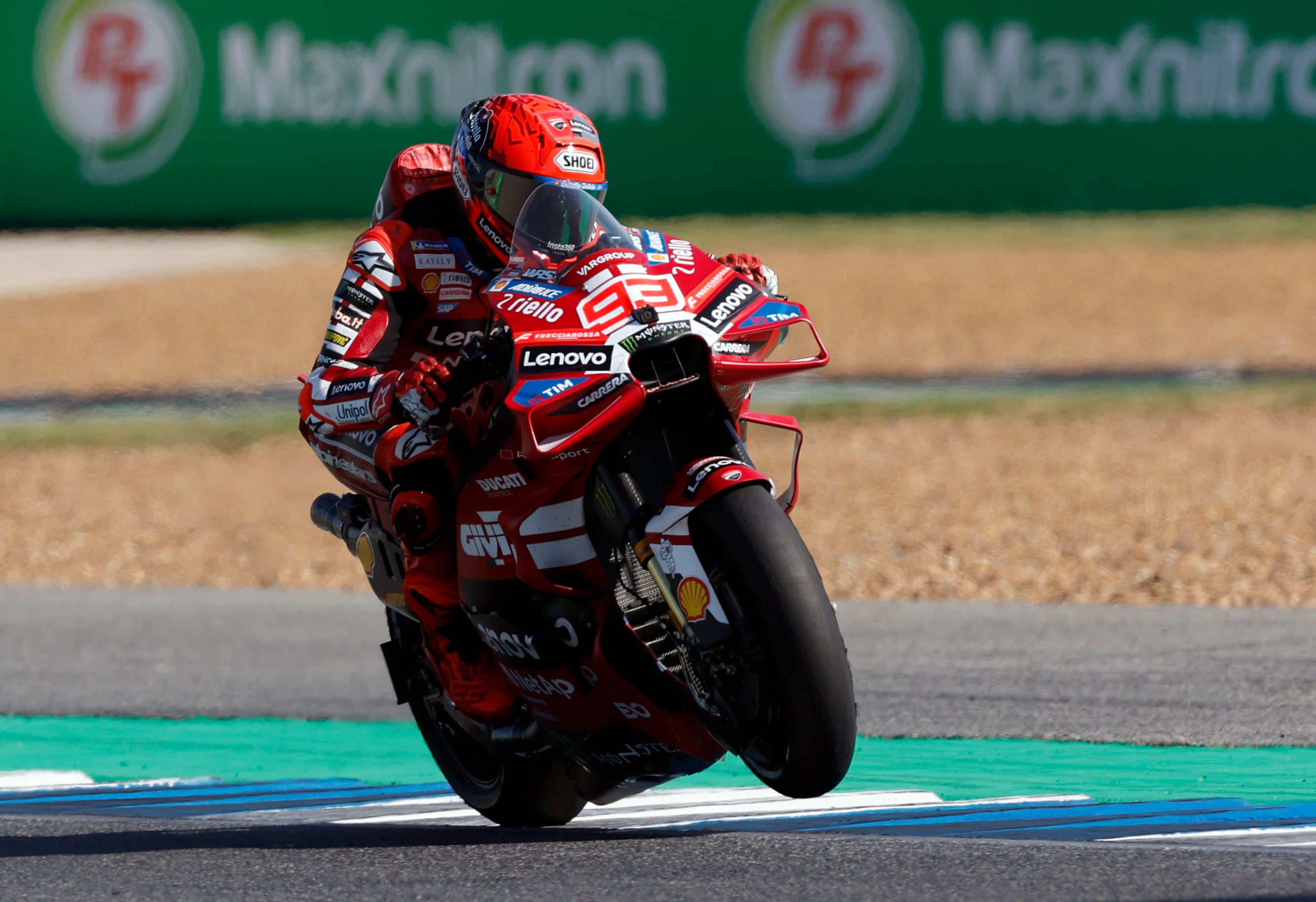 Carmelo Ezpeleta, CEO de MotoGP, sobre el gran premio de Qatar: “Es difícil que se pueda celebrar la carrera”